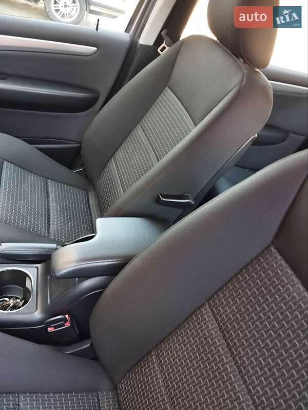 Хэтчбек Mercedes-Benz B-Class 2010 в Журавном