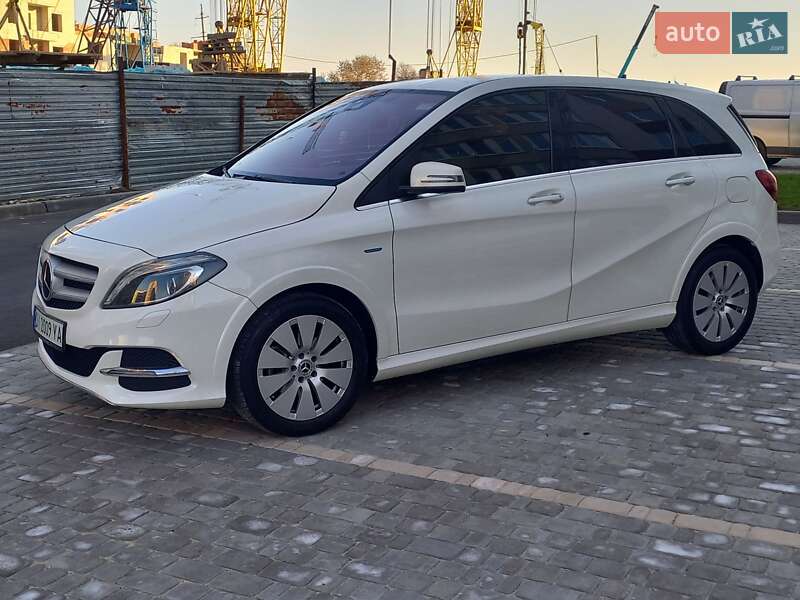 Хэтчбек Mercedes-Benz B-Class 2017 в Виннице фото 10 Хэтчбек Mercedes-Benz B-Class 2017 в Виннице