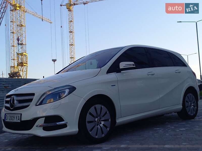 Хэтчбек Mercedes-Benz B-Class 2017 в Виннице фото 13 Хэтчбек Mercedes-Benz B-Class 2017 в Виннице