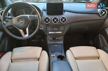 Хэтчбек Mercedes-Benz B-Class 2017 в 