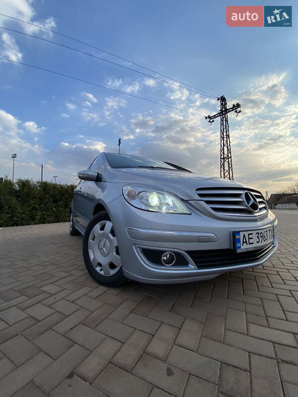 Хэтчбек Mercedes-Benz B-Class 2008 в 