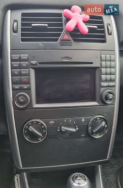 Хетчбек Mercedes-Benz B-Class 2009 в 
