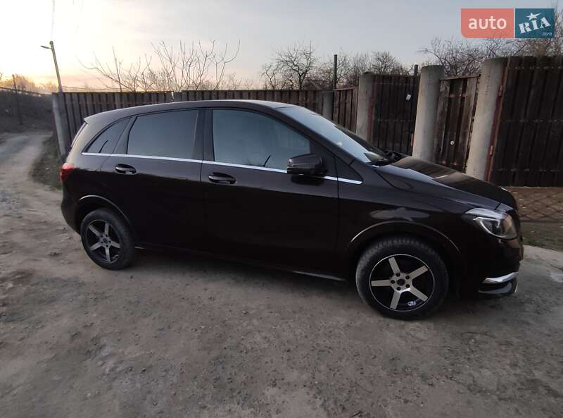Хетчбек Mercedes-Benz B-Class 2015 в Ужгороді