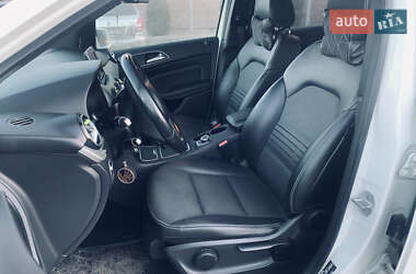 Хэтчбек Mercedes-Benz B-Class 2014 в 