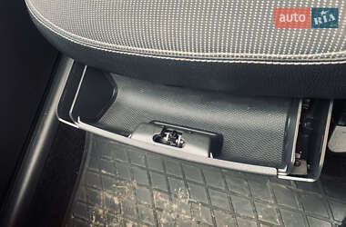Хэтчбек Mercedes-Benz B-Class 2014 в 