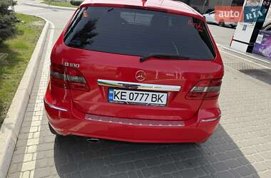 Хэтчбек Mercedes-Benz B-Class 2011 в 