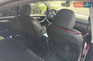 Хэтчбек Mercedes-Benz B-Class 2011 в 