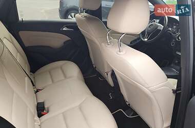 Хетчбек Mercedes-Benz B-Class 2016 в 
