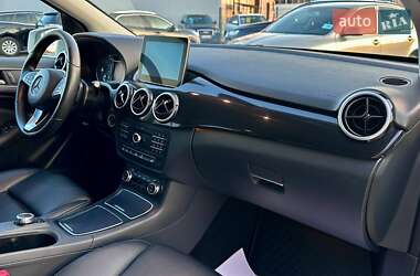 Хэтчбек Mercedes-Benz B-Class 2016 в 