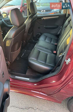 Хэтчбек Mercedes-Benz B-Class 2010 в 