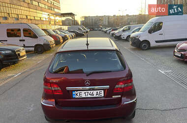Хэтчбек Mercedes-Benz B-Class 2010 в 