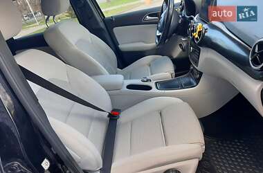 Хэтчбек Mercedes-Benz B-Class 2015 в 