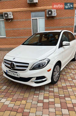 Хэтчбек Mercedes-Benz B-Class 2014 в 