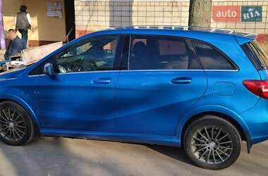 Хэтчбек Mercedes-Benz B-Class 2015 в 