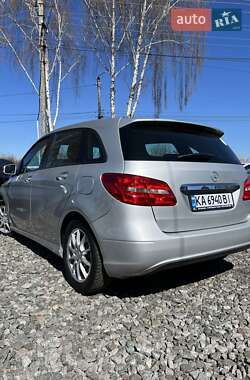 Хэтчбек Mercedes-Benz B-Class 2012 в 