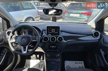 Хэтчбек Mercedes-Benz B-Class 2012 в 