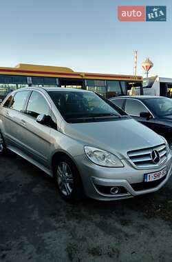Хэтчбек Mercedes-Benz B-Class 2009 в 