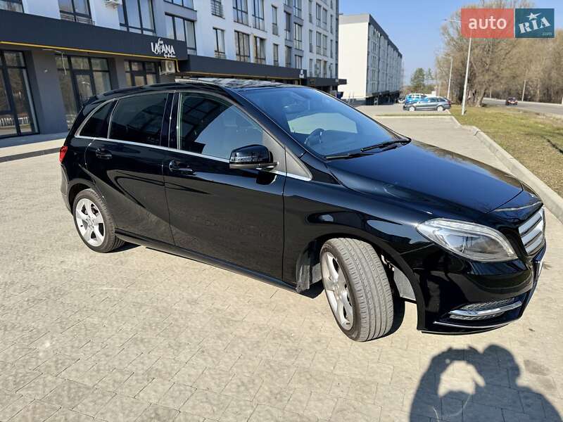 Хетчбек Mercedes-Benz B-Class 2014 в Новояворівську