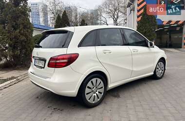Хетчбек Mercedes-Benz B-Class 2015 в 