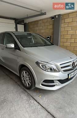 Хетчбек Mercedes-Benz B-Class 2017 в 