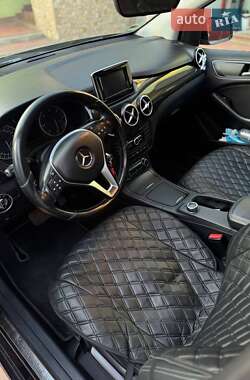 Хэтчбек Mercedes-Benz B-Class 2013 в 