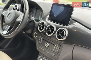 Хэтчбек Mercedes-Benz B-Class 2016 в 
