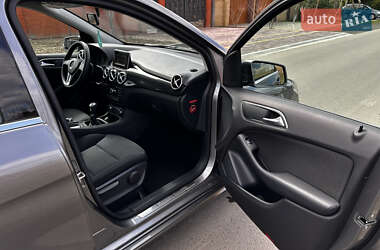 Хэтчбек Mercedes-Benz B-Class 2012 в 
