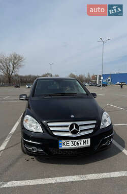 Хэтчбек Mercedes-Benz B-Class 2011 в 