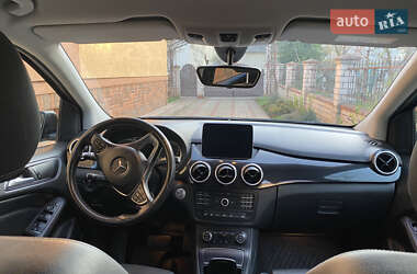 Хэтчбек Mercedes-Benz B-Class 2017 в 