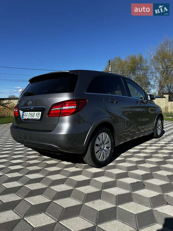 Хэтчбек Mercedes-Benz B-Class 2016 в Киеве