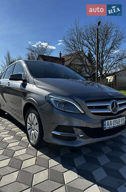 Хэтчбек Mercedes-Benz B-Class 2016 в 