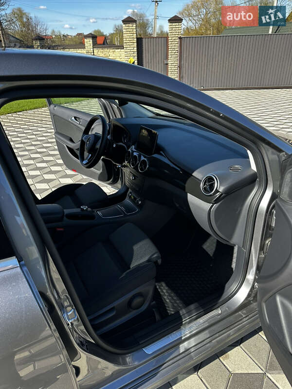 Хэтчбек Mercedes-Benz B-Class 2016 в Киеве