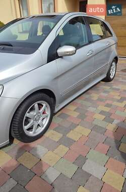 Хэтчбек Mercedes-Benz B-Class 2006 в 