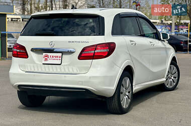 Хетчбек Mercedes-Benz B-Class 2015 в 