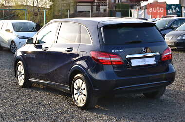 Хетчбек Mercedes-Benz B-Class 2017 в 