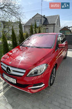 Хэтчбек Mercedes-Benz B-Class 2017 в 