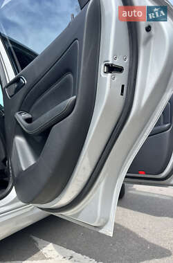 Хэтчбек Mercedes-Benz B-Class 2015 в 