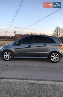 Хэтчбек Mercedes-Benz B-Class 2010 в 
