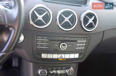 Хэтчбек Mercedes-Benz B-Class 2015 в 