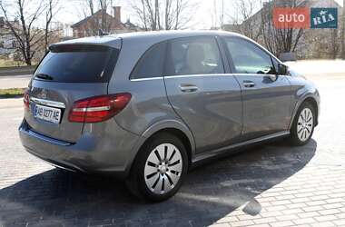 Хэтчбек Mercedes-Benz B-Class 2015 в 