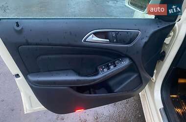 Хэтчбек Mercedes-Benz B-Class 2015 в 