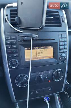 Хетчбек Mercedes-Benz B-Class 2010 в 