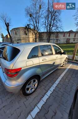 Хетчбек Mercedes-Benz B-Class 2010 в 
