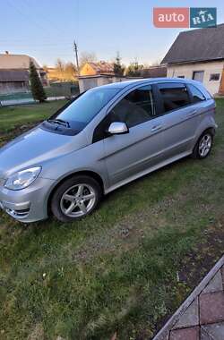 Хетчбек Mercedes-Benz B-Class 2010 в 