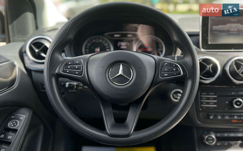 Хэтчбек Mercedes-Benz B-Class 2015 в Львове