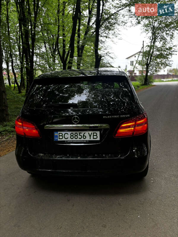 Хэтчбек Mercedes-Benz B-Class 2015 в Львове