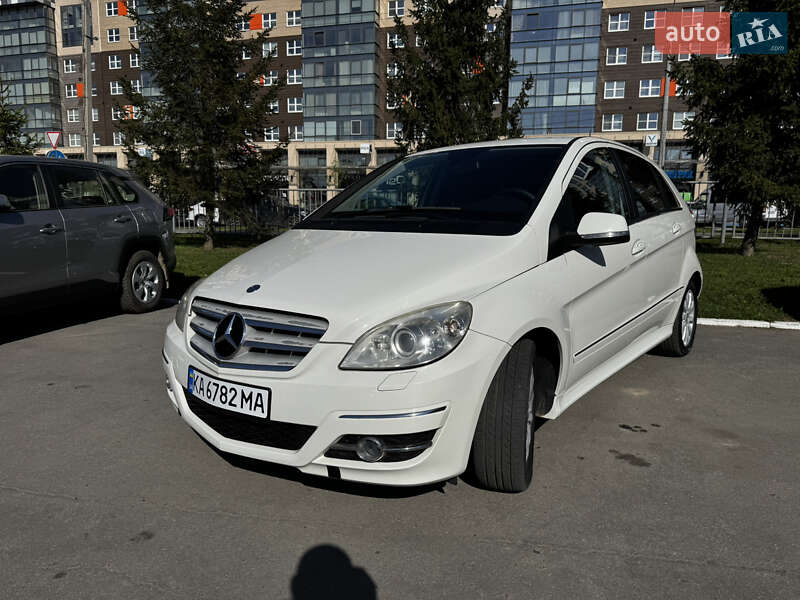 Mercedes-Benz B-Class 2011