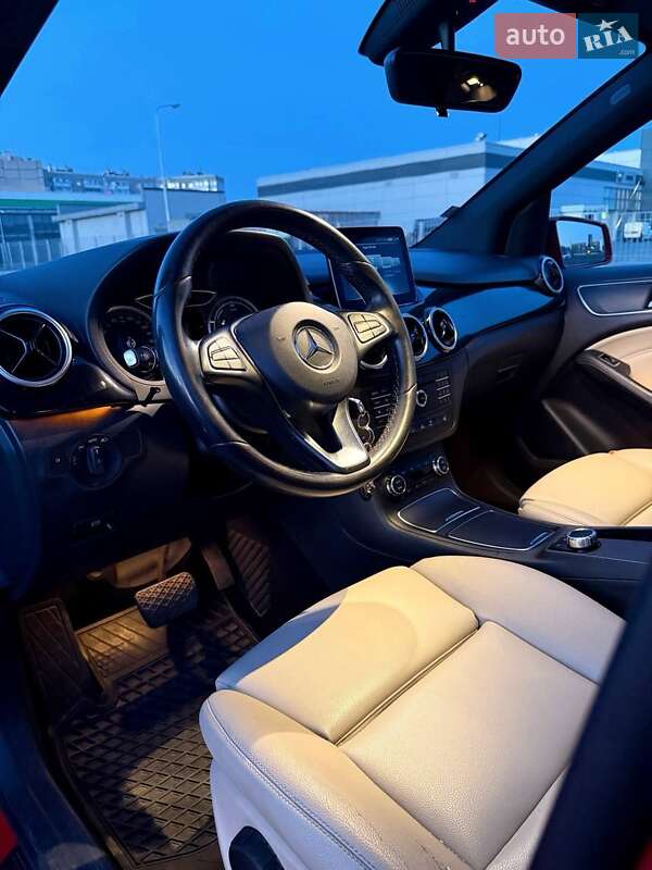 Хэтчбек Mercedes-Benz B-Class 2016 в Киеве