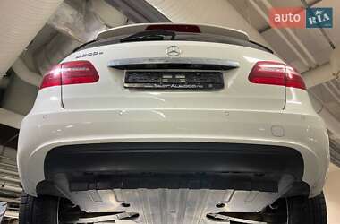 Хэтчбек Mercedes-Benz B-Class 2017 в 