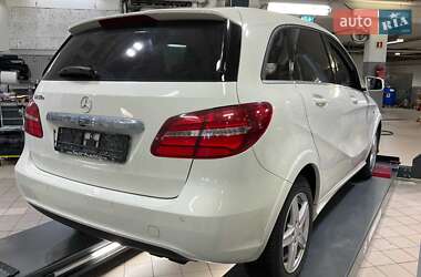 Хэтчбек Mercedes-Benz B-Class 2017 в 